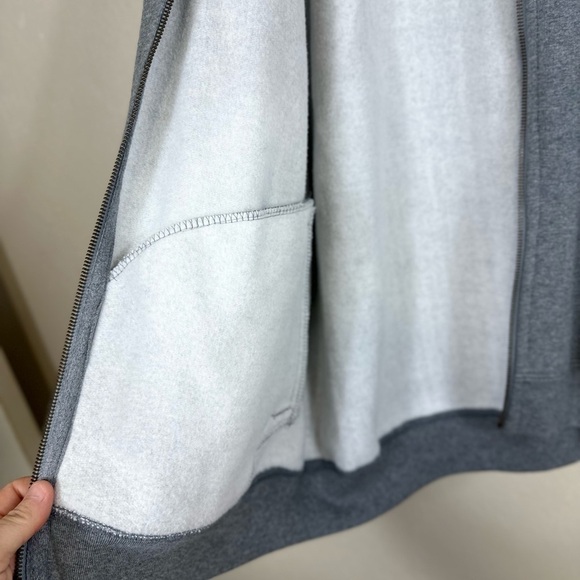 Chaps size medium. Fleece jacket like new p2p 23” length 28 blue / grey - Picture 3 of 9